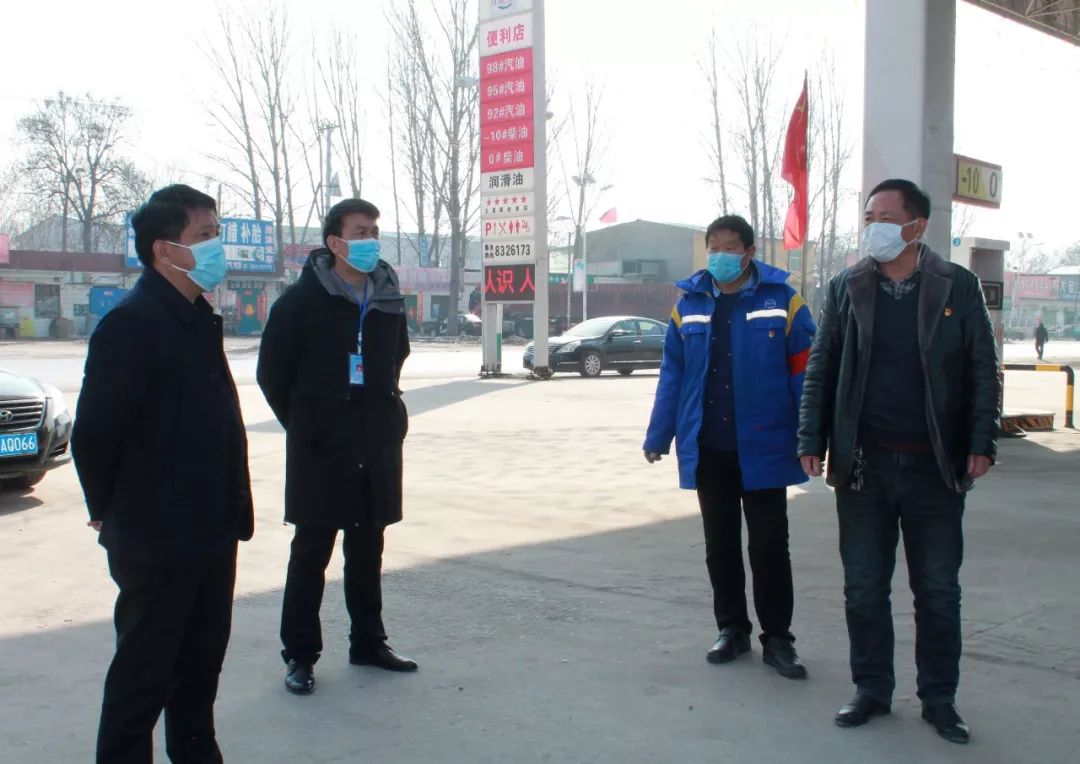 上官镇严查疫情防控卡点执勤情况