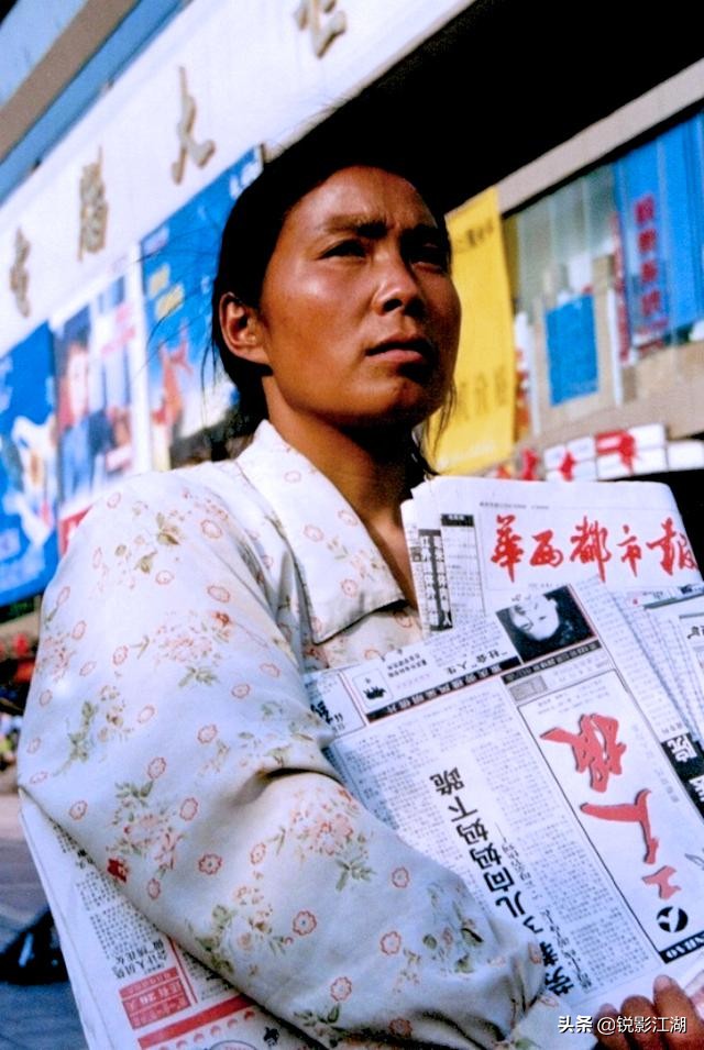 珍贵怀旧彩色老照片欣赏一下90年代的中国山城重庆影像