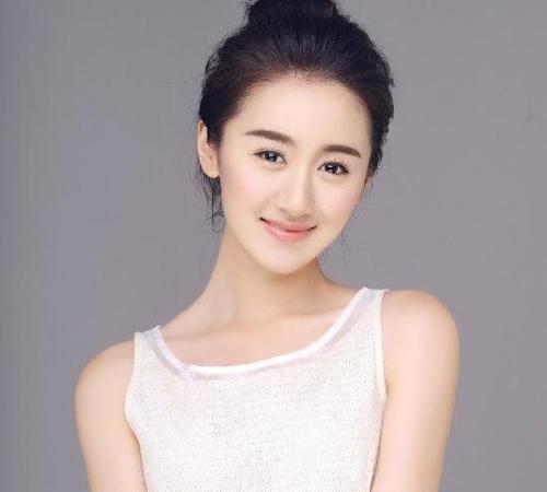 将夜2里的书痴莫山山在戏外还有一个更美的名字袁冰妍