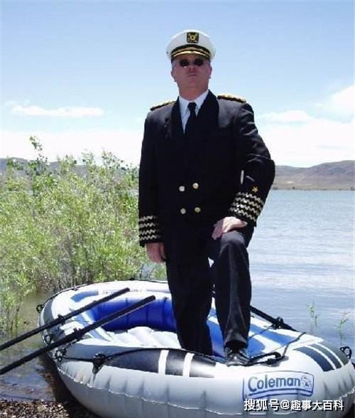 它竟然有自己的宪法,货币,银行,邮局甚至海军,不过摩洛希亚共和国的