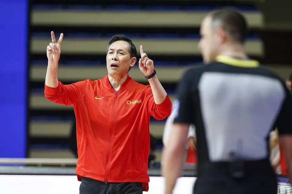 为何半场打花领先24分,主教练却发火怒批球员?_许利民