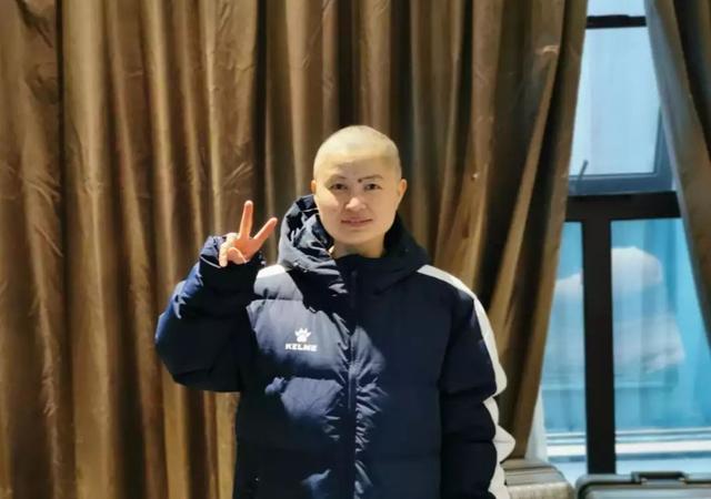 长发及腰是你光头干练也是你愿你平安归来胜利凯旋