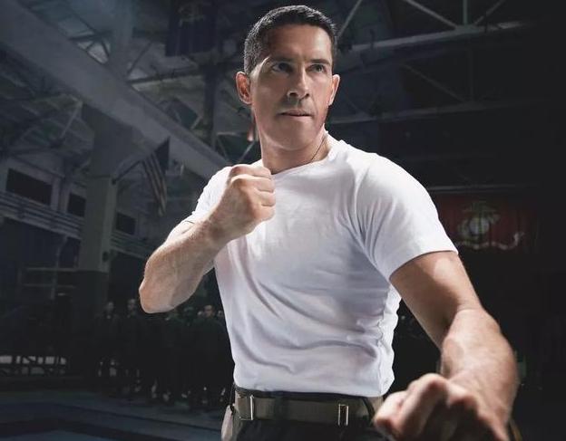 和叶问打成平手,为何最后被打残?_巴顿