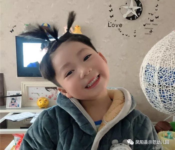 杨熠彤妈妈:___田祥睿爸爸:___徐梓鑫爸爸:___张宸意爸爸:__张琛然