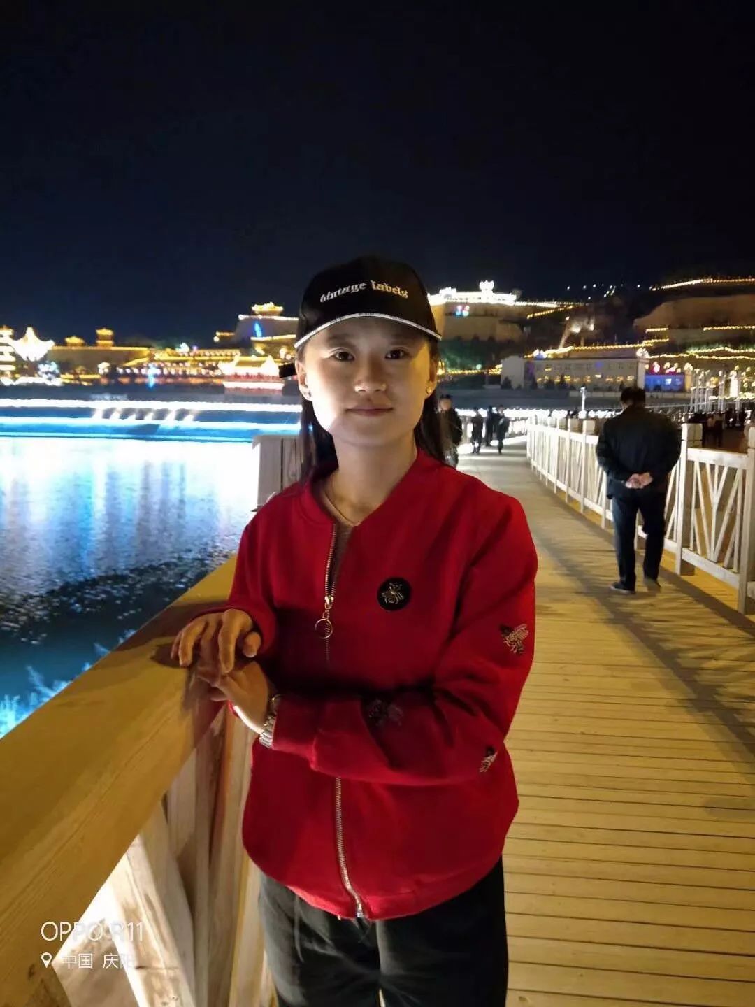 张琪同学的班主任薛永忠老师说:"张琪是我们班上很优