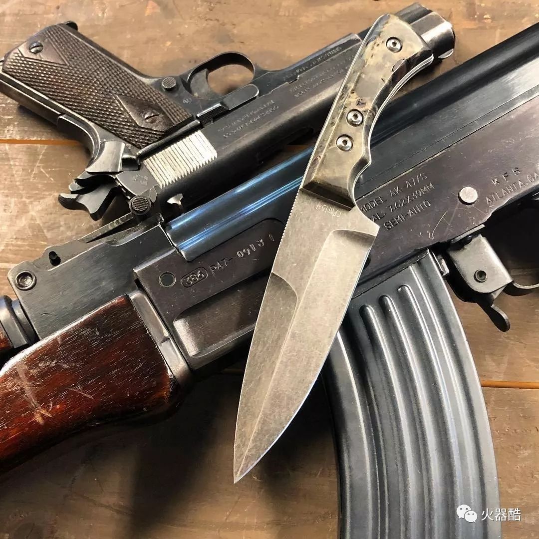 刀和枪远攻近击攻防兼备