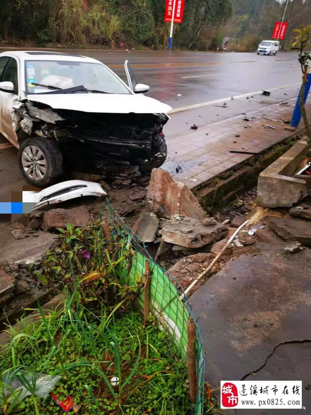 蓬溪境内一起车祸视频曝光看后把人吓得不轻