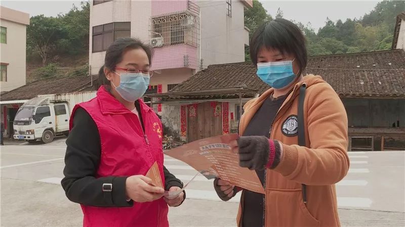 党员谢小菊用责任与担当筑起防疫堡垒