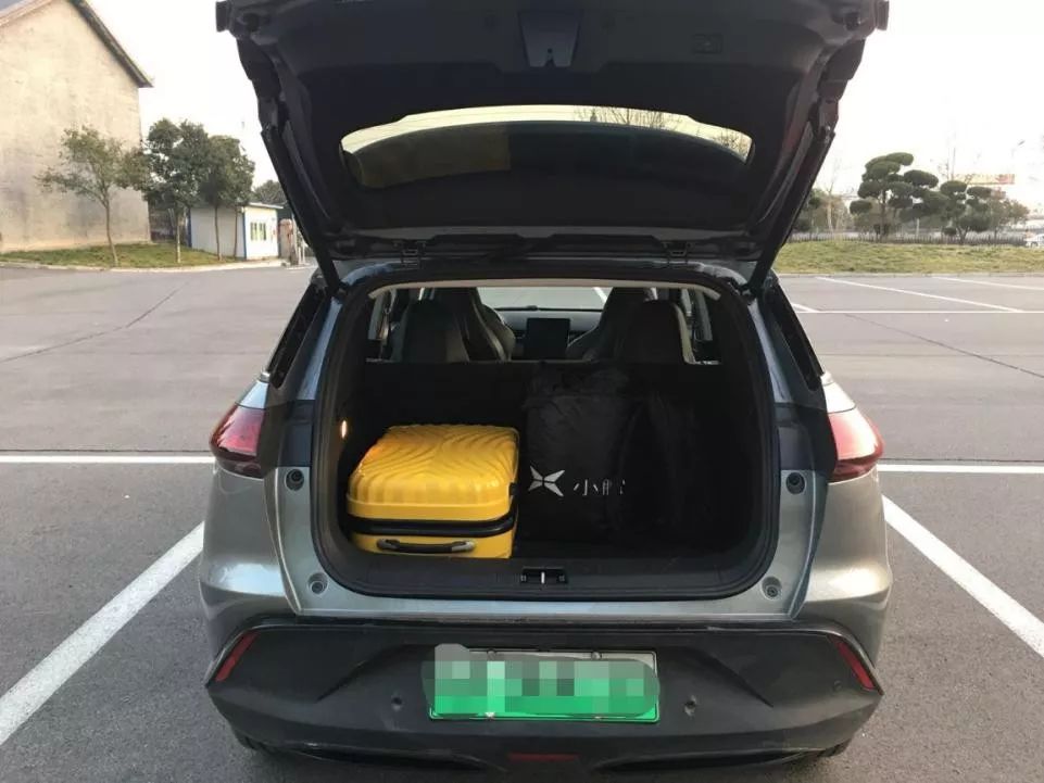 后排还也支持 4,6 比例放倒,我觉得只要家里买的冰箱洗衣机是有送货