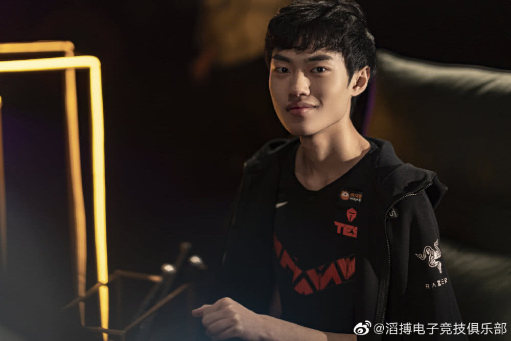 知名主播直言国服都是臭鱼烂虾knight国服第一没有含金量