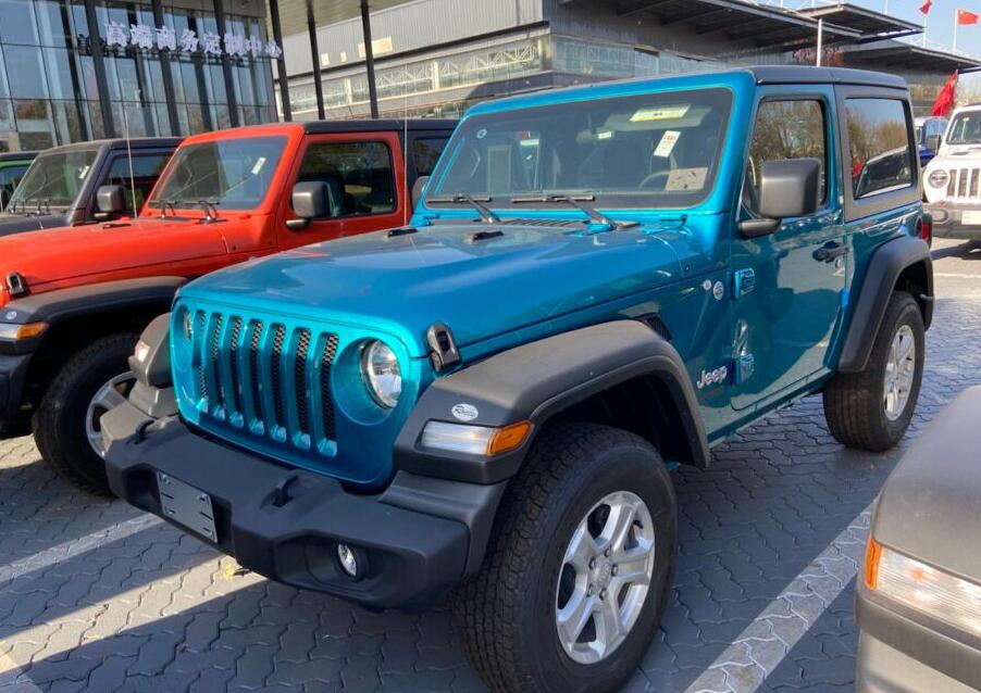 首批新款双门jeep牧马人到店20t8at颜值霸气不输奔驰g