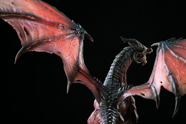 猎魂觉醒烬龙雕像