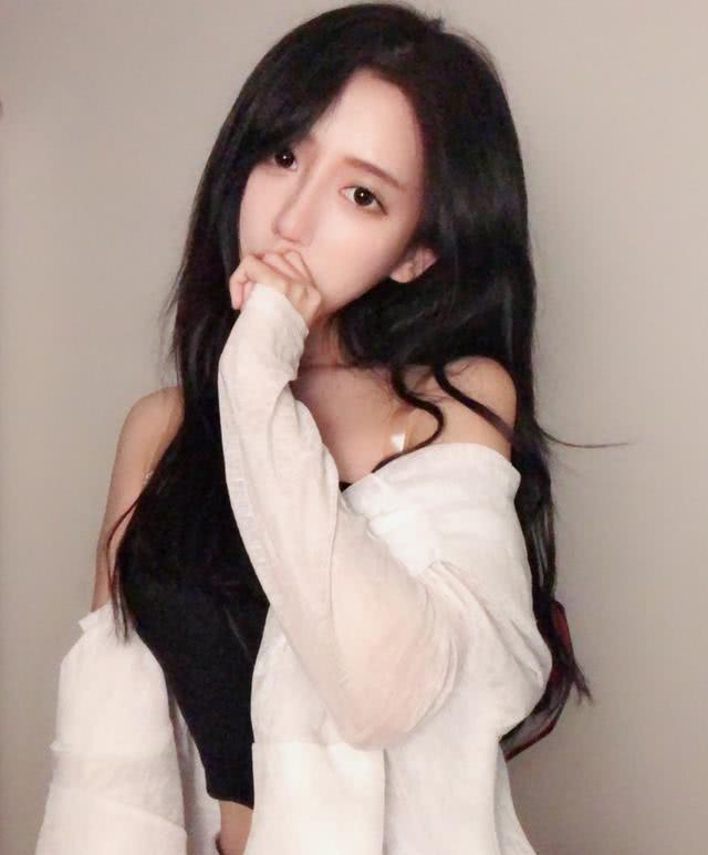 斗鱼一姐为赚钱出绝招负债千万和父亲闹崩近况曝光引唏嘘