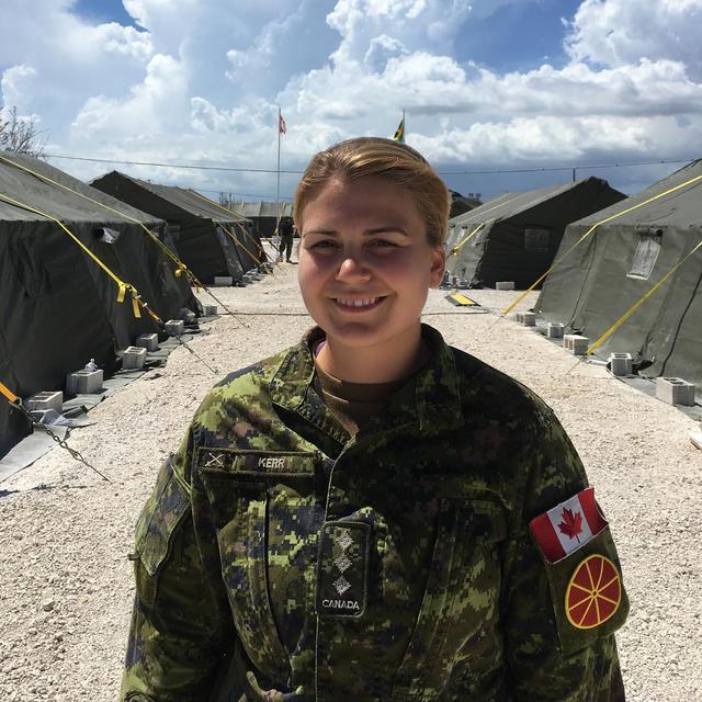 为招女兵,加拿大军方想出一招,他们决定对裙子下手