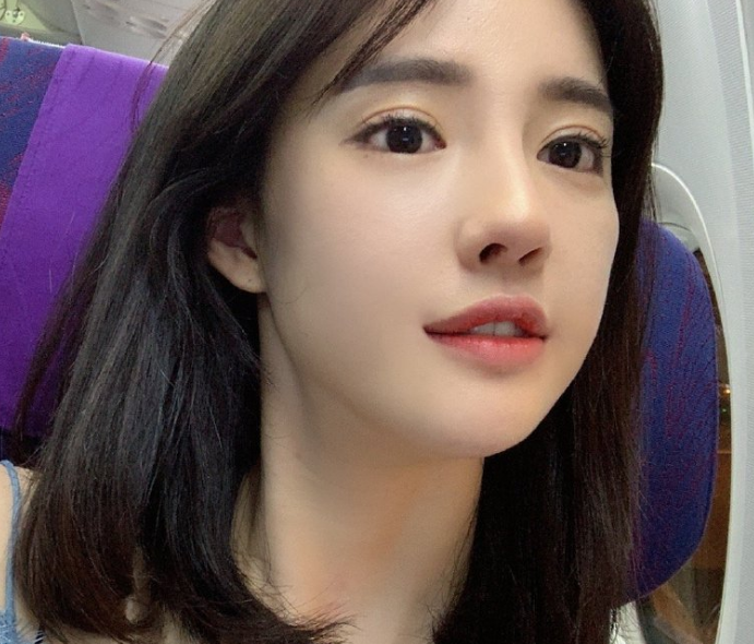 潘南奎整容过度嘟嘟嘴无法闭上网友看着好怪