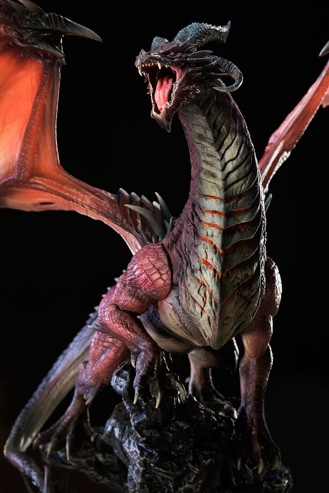 猎魂觉醒烬龙雕像