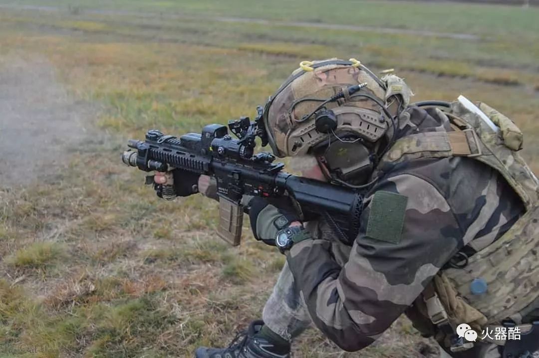 法国军警酷图装备酷武器好相比二战今天的法国男人到底硬了一点没有