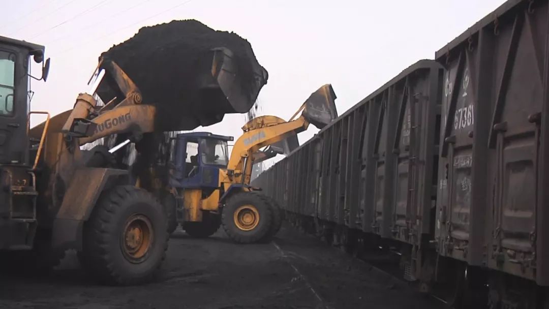 平顶山东站发运近22万吨煤炭至湖北确保重点企业生产需求