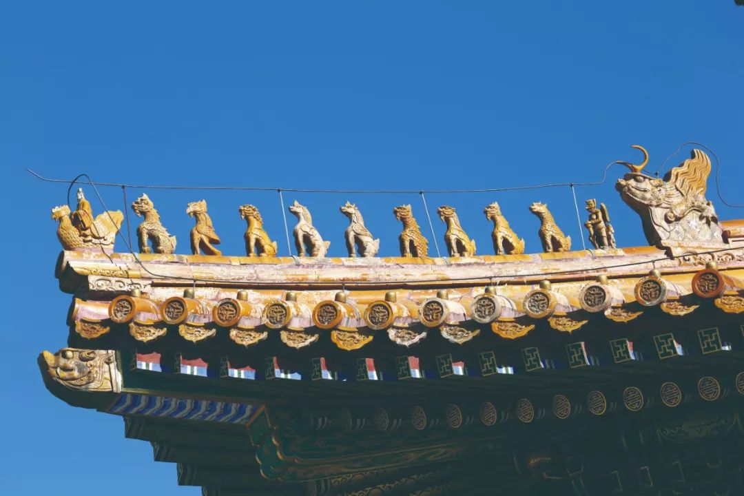 太和殿有10只屋脊兽,是紫禁城规制最高的,拥有屋脊兽数量最多的宫殿.