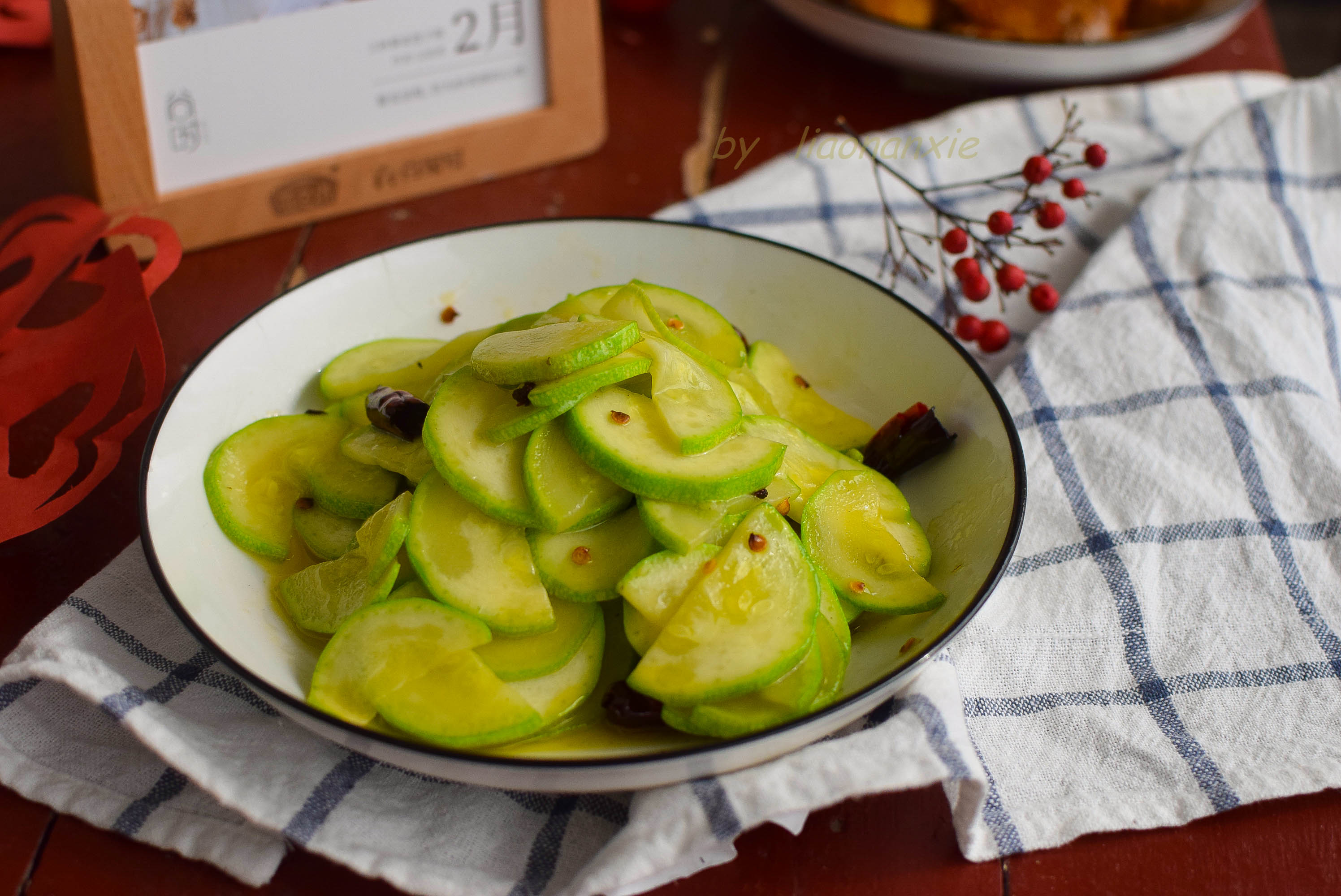 比如胡萝卜,大白菜,荷兰豆,茄子,西葫芦,西红柿等.