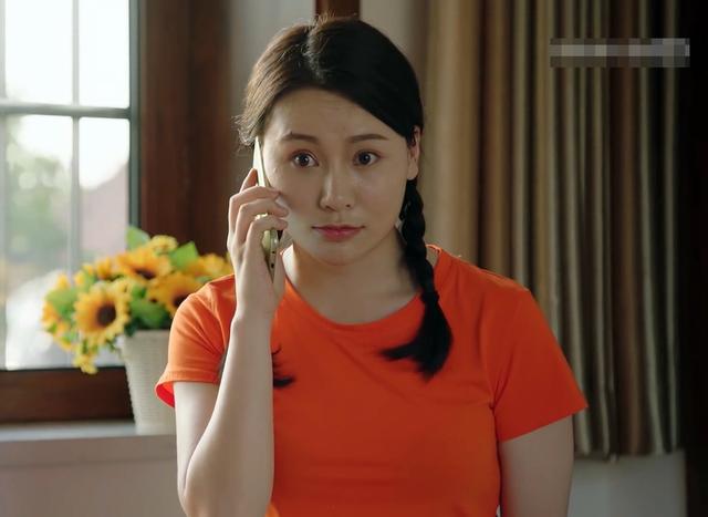 《刘老根3》前几集中,由李戈扮演的照顾刘老根生活的小保姆小琴这个