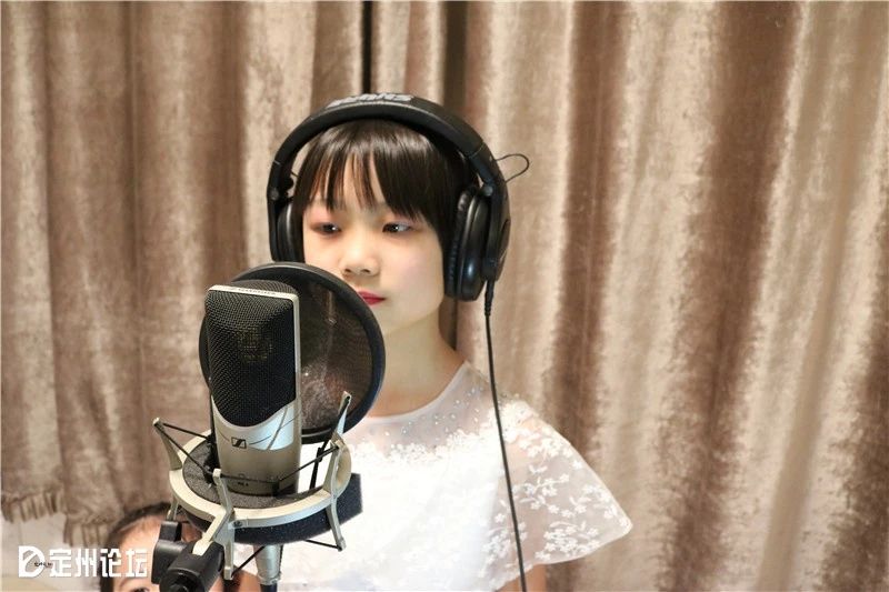 以音传爱定州小女孩歌唱最好的未来天籁之音打动无数人