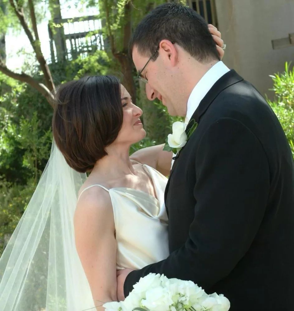 50岁照样恩爱订婚,拥有健康的婚姻观有多重要?_桑德伯格