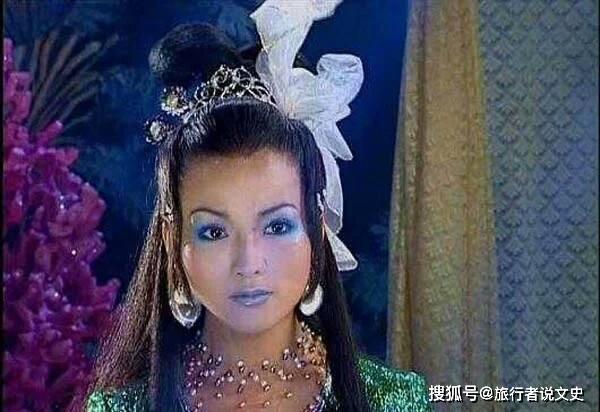还珠格格Ⅱ》中饰演香妃而走红,在《西游记续集》饰演西海公主敖寸心