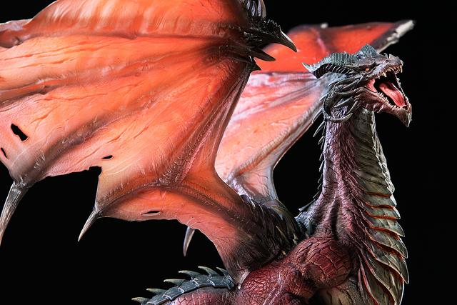 猎魂觉醒烬龙雕像