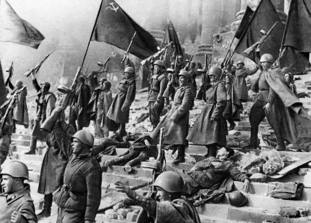 原创惩戒营不被承认的部队诞生了击落134架敌机的王牌飞行员