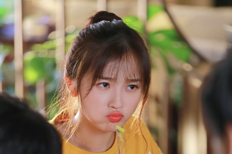 原创 戏内是可爱蔡敏敏,戏外撞脸angelababy,虞书欣一路走来不容易