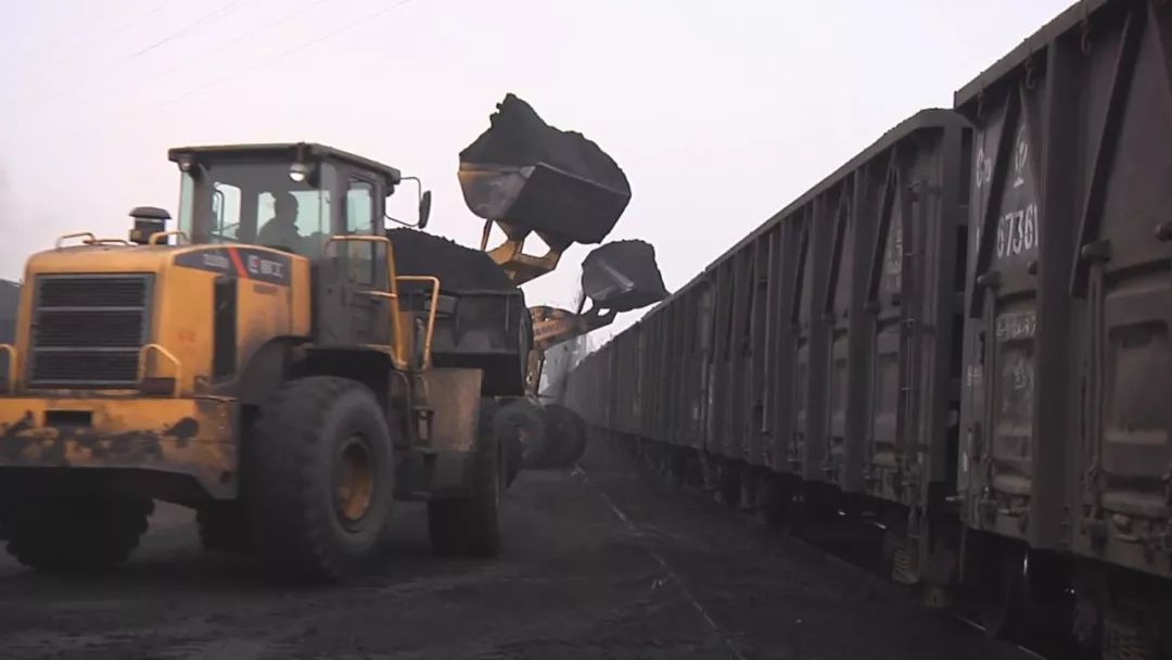 平顶山东站发运近22万吨煤炭至湖北确保重点企业生产需求