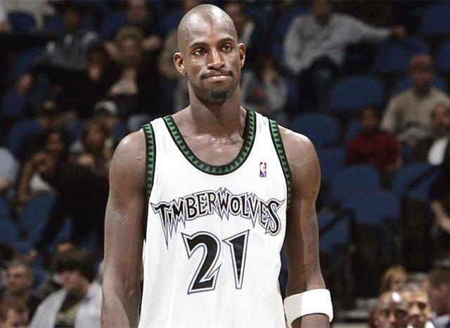 nba史上全能大前锋加内特到底有多全能