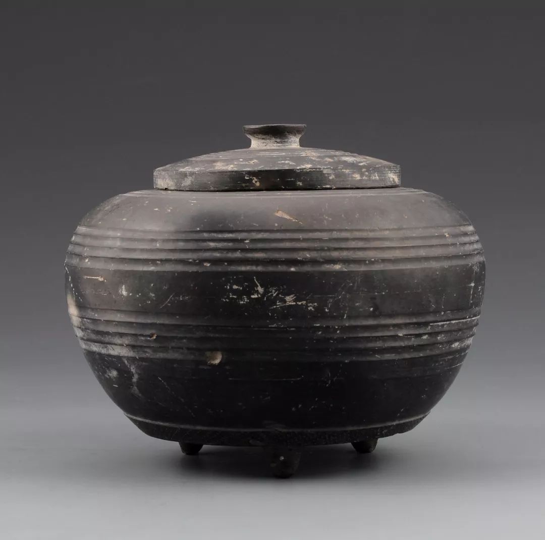 弦纹带盖黑陶罐云雷纹兽首耳黑陶盥盆盘口釜形黑陶鼎龙虎山螺丝岭崖墓