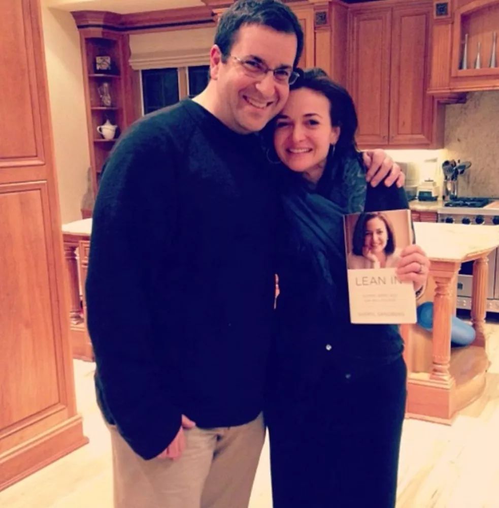 50岁照样恩爱订婚,拥有健康的婚姻观有多重要?_桑德伯格