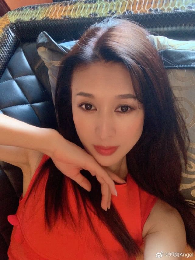 她是最美扈三娘,当红时隐退,如今54岁容颜未改依然美丽_郑爽