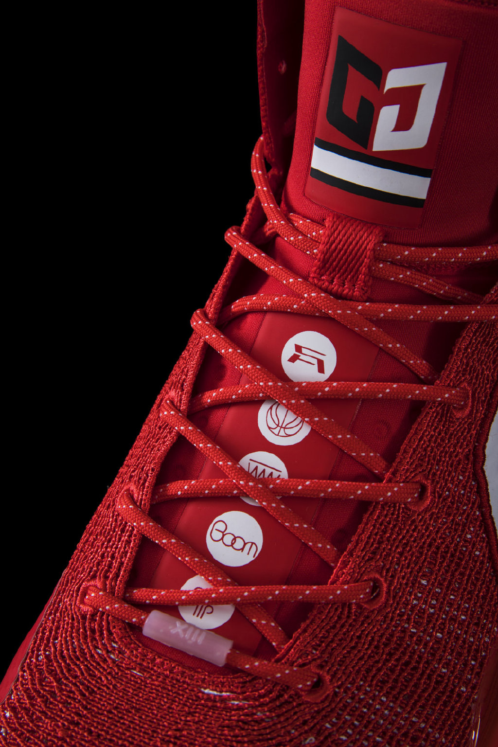 细节满满李宁发布全新驭帅1342情人节配色pe球鞋