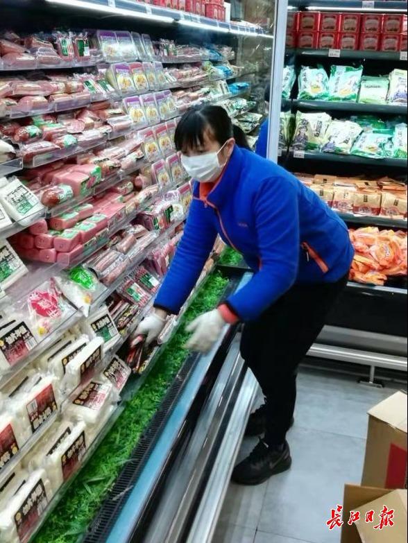 聚焦超市售货员能给市民带去踏实和安心再累也值得
