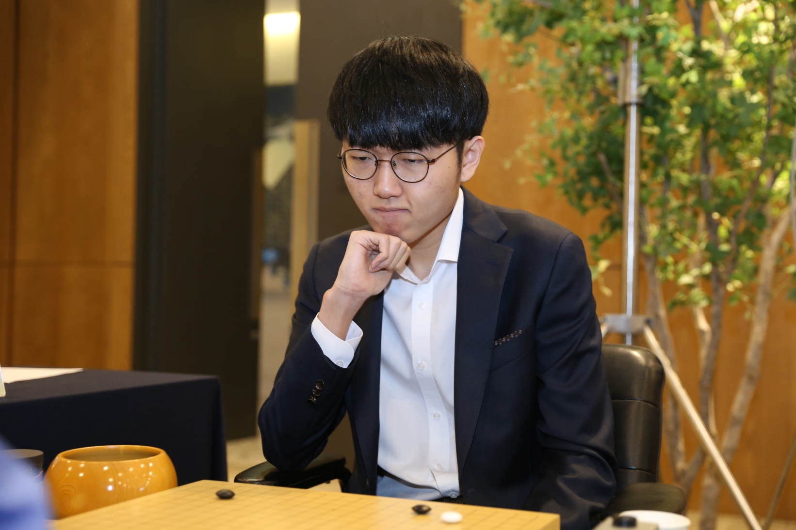 lg杯申真谞零封朴廷桓夺冠成为首位00后世界冠军