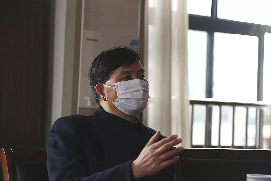 市教育局朱小国局长一行到我校检查指导疫情防控工作