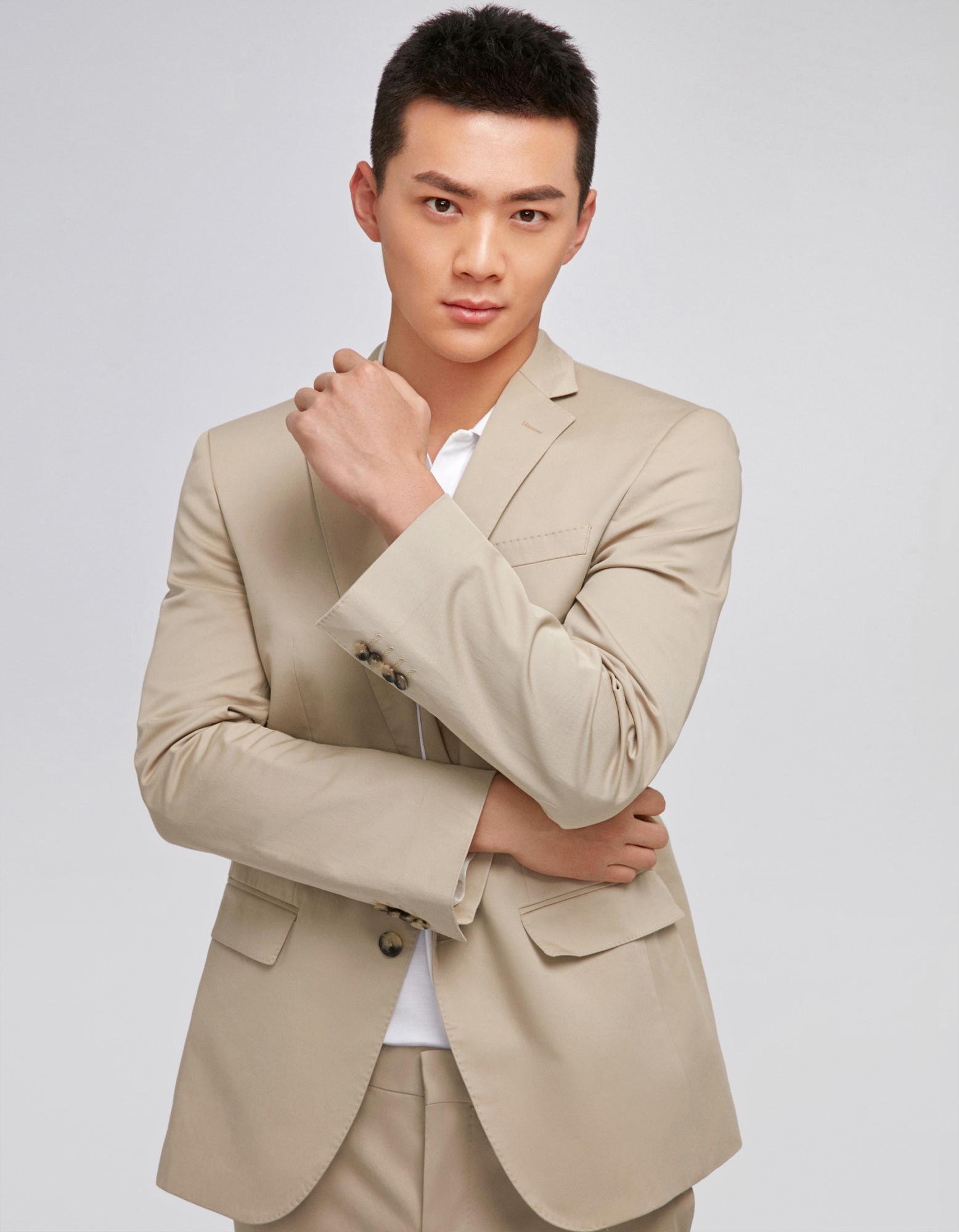 杨博潇上古密约热播中搭档吴磊演绎神话巨作