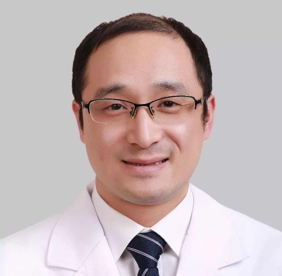 我是首批进驻感染科的医生,需要就去,随时准备着.