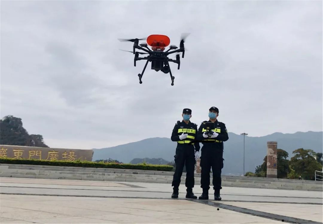 【神器】肇庆城区惊现无人机在天上喊话,原来是