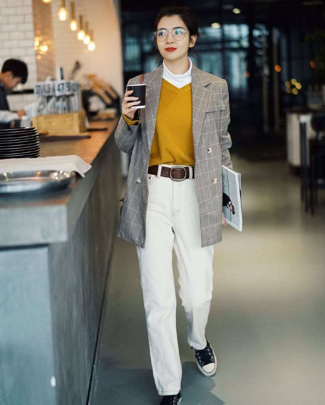 又被三木博主早春穿搭圈粉风衣毛衣这样穿优雅知性显复古格调