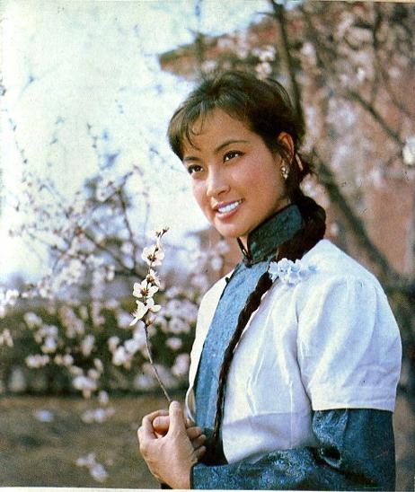 刘晓庆《芙蓉镇》中演得好吗?8位主演,都是演技派,近况如何?