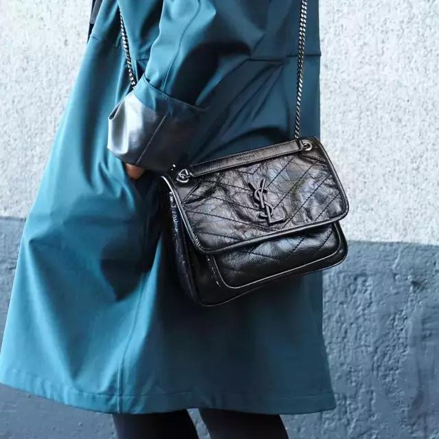 圣罗兰niki包包被欧阳娜娜背过后又断货了