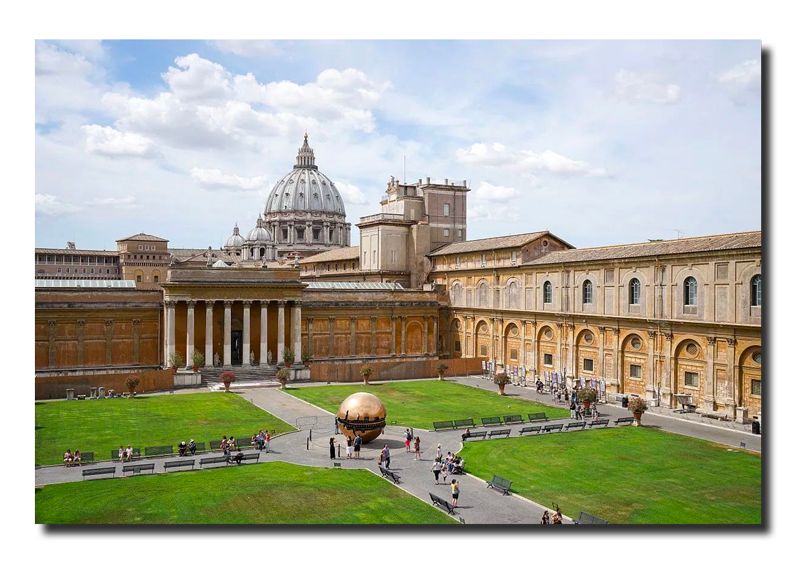 我们都可参观到在美术课本上看到的画作"创世纪"和"雅典学院"!