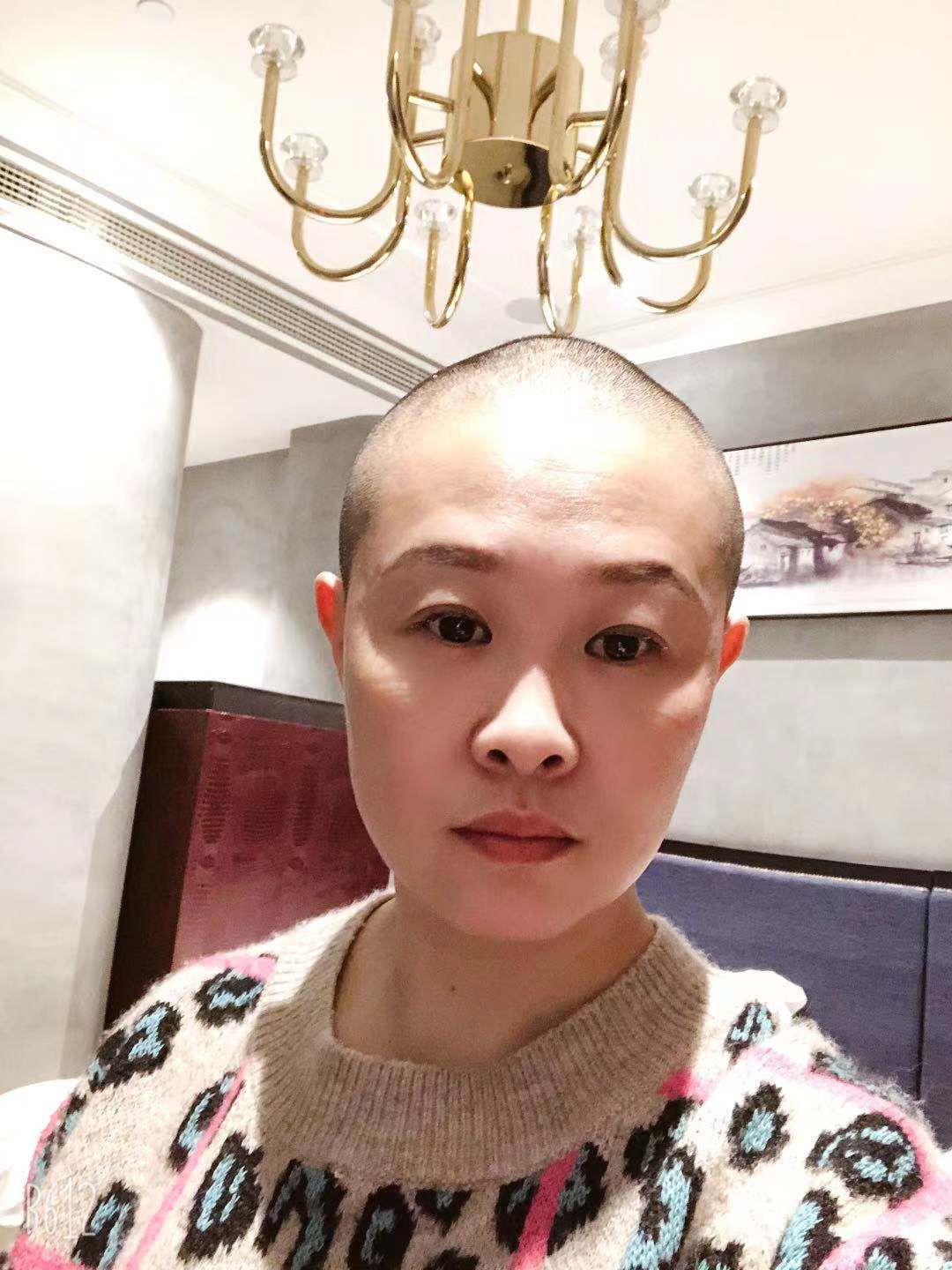 武汉战疫日记 | "今天剃了27个光头"