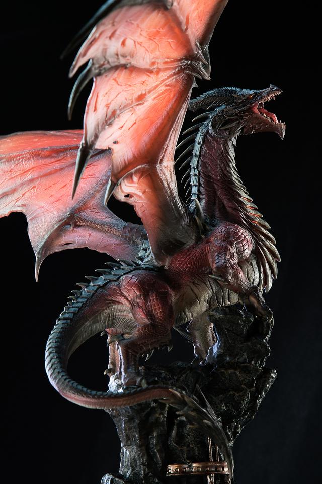 猎魂觉醒烬龙雕像