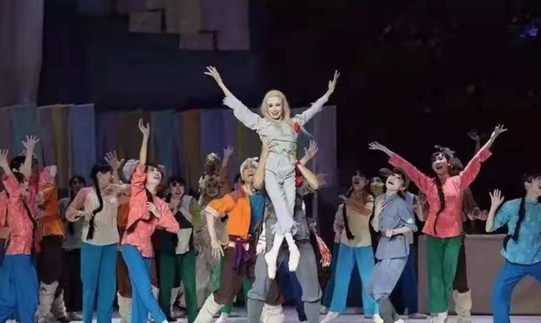 视频日本松山芭蕾舞团用他们的方式为武汉加油中国加油